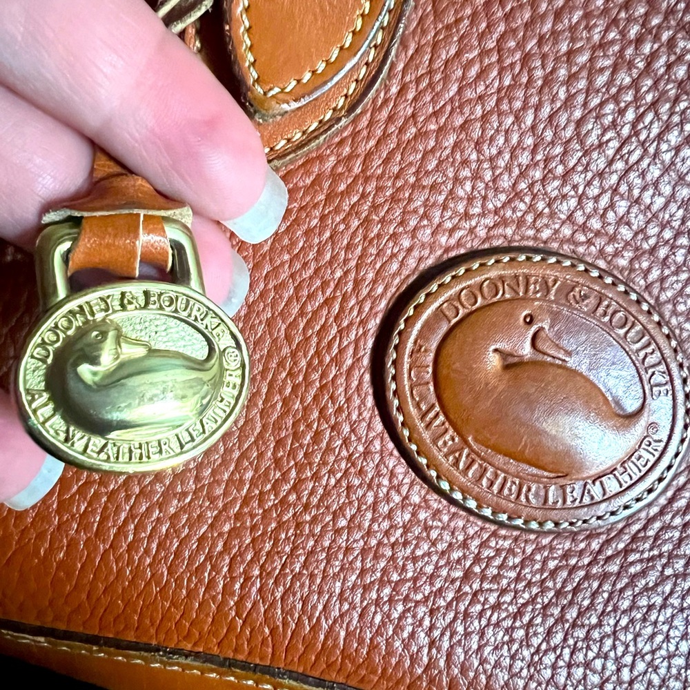 Dooney & Bourke purse - Picture 8 of 11